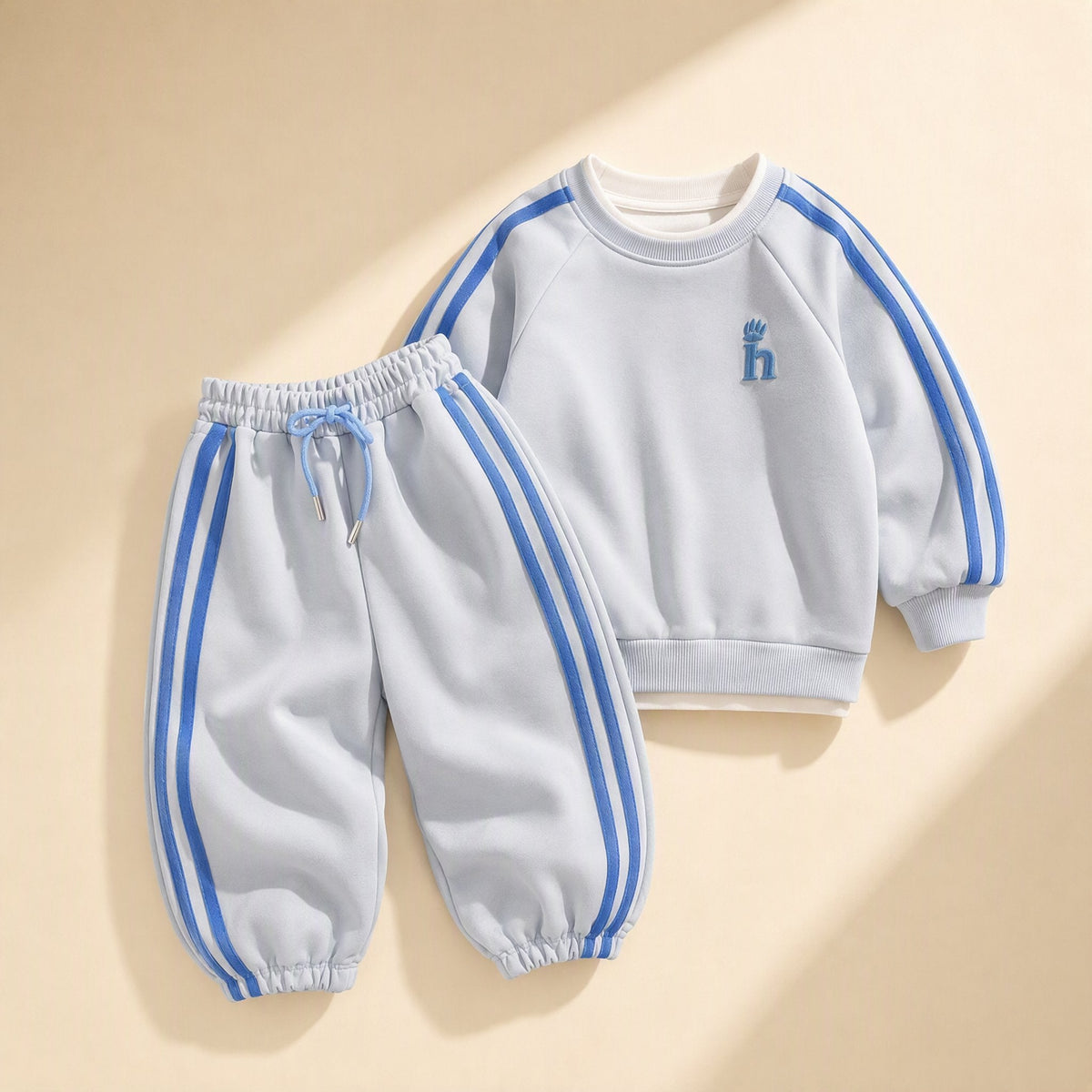 Children's two-piece sports sweatshirt set with long sleeves, trousers, and an embroidered pattern - view 4