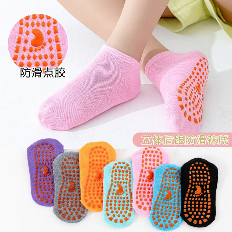 Children's trampoline anti-slip floor socks, playground baby early education adult yoga socks - image 1