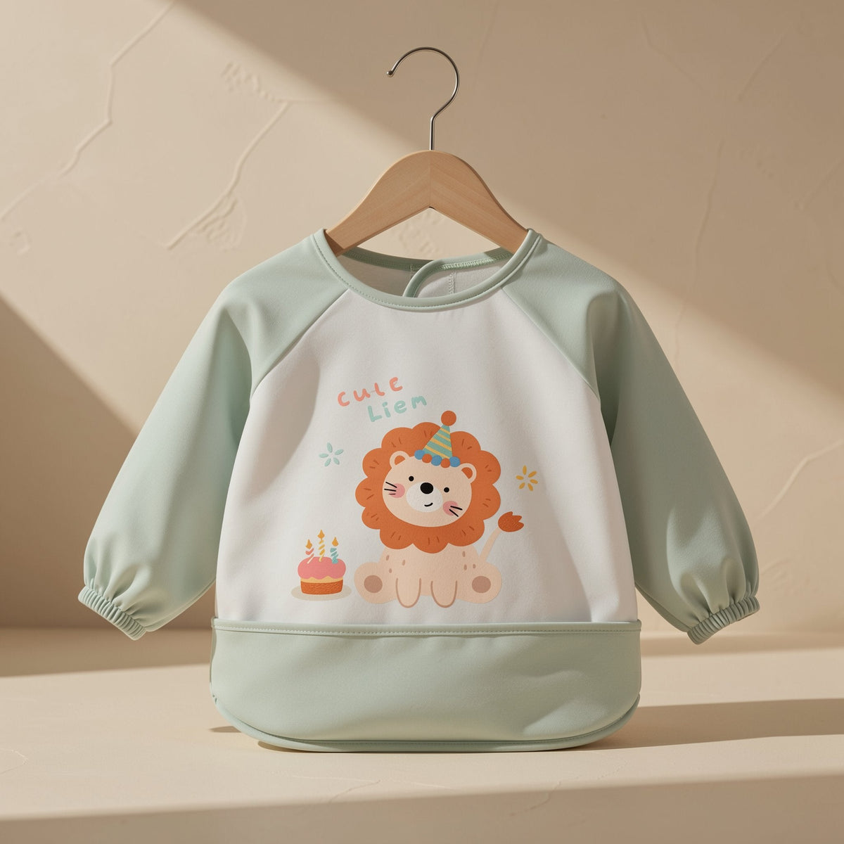 Long-sleeve children’s bib apron with a cartoon pattern - view 5