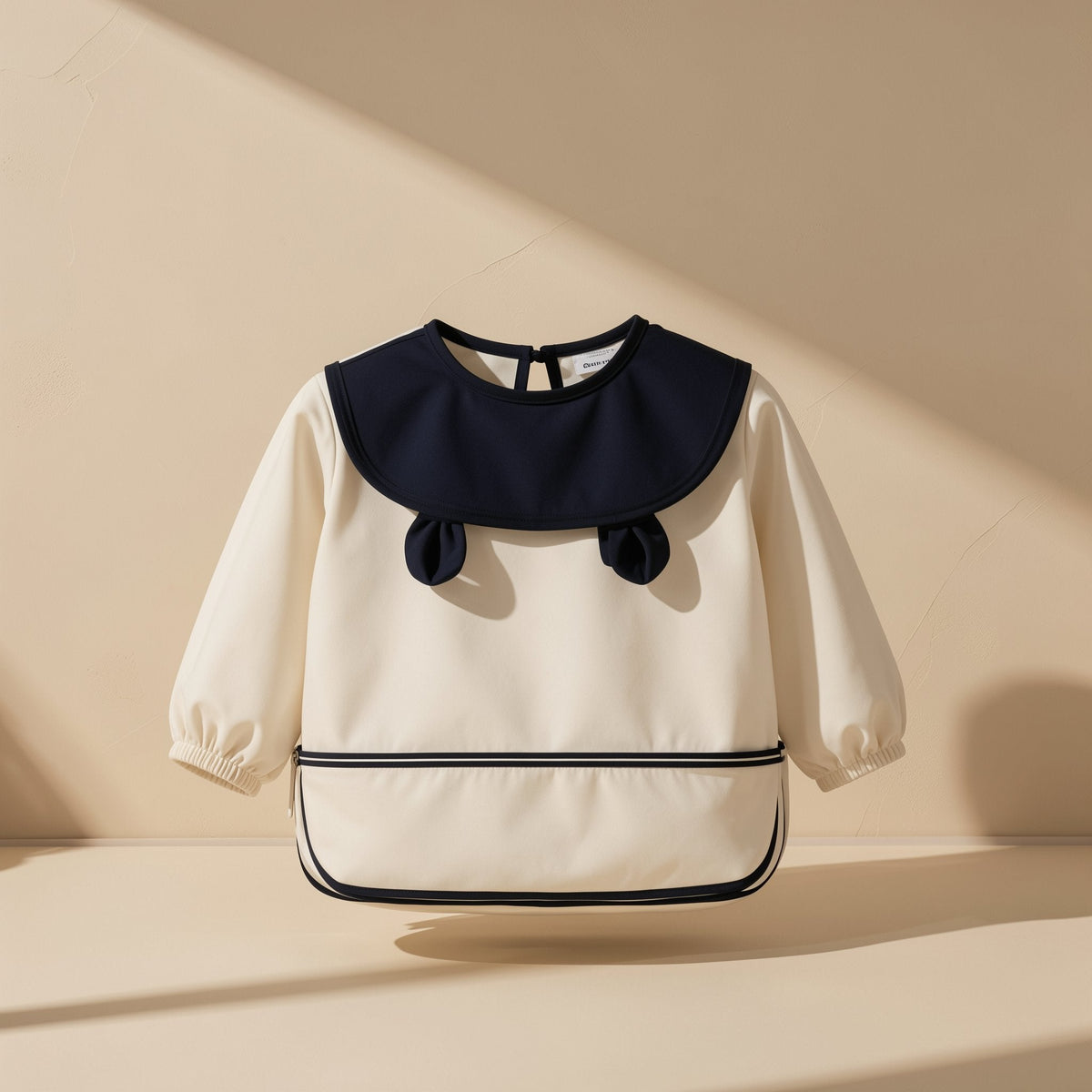 Long-sleeve feeding bib made from 100% polyester fiber - view 5