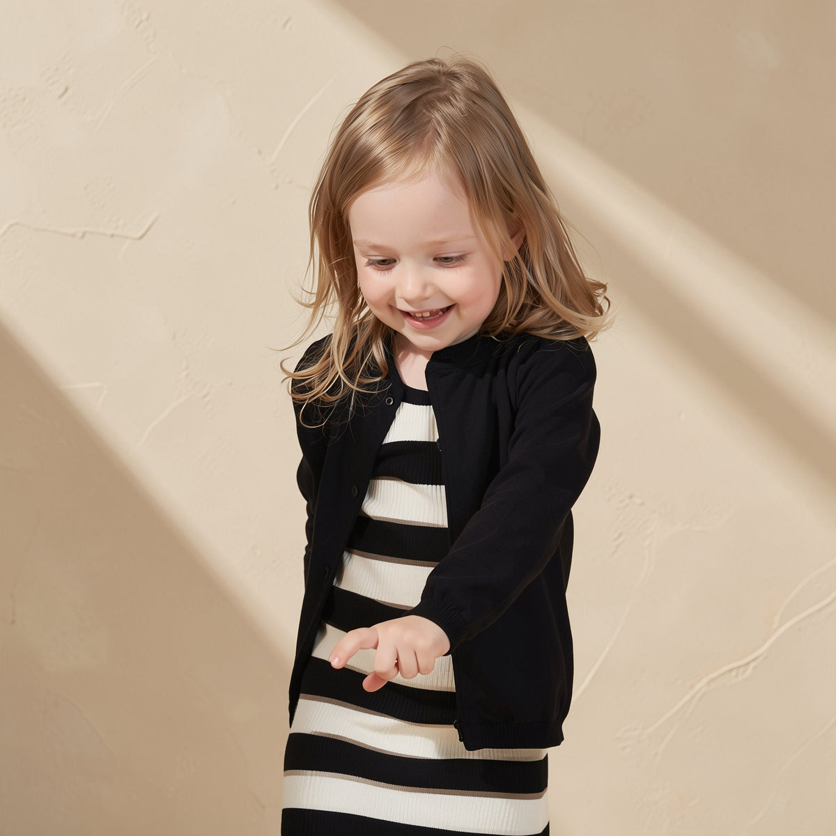 Solid-color children's cardigan with long sleeves and a round neckline - view 2