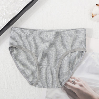 Small and medium-sized children's underwear cotton triangle cotton children's underwear women's baby underwear small underwear wholesale - image 3