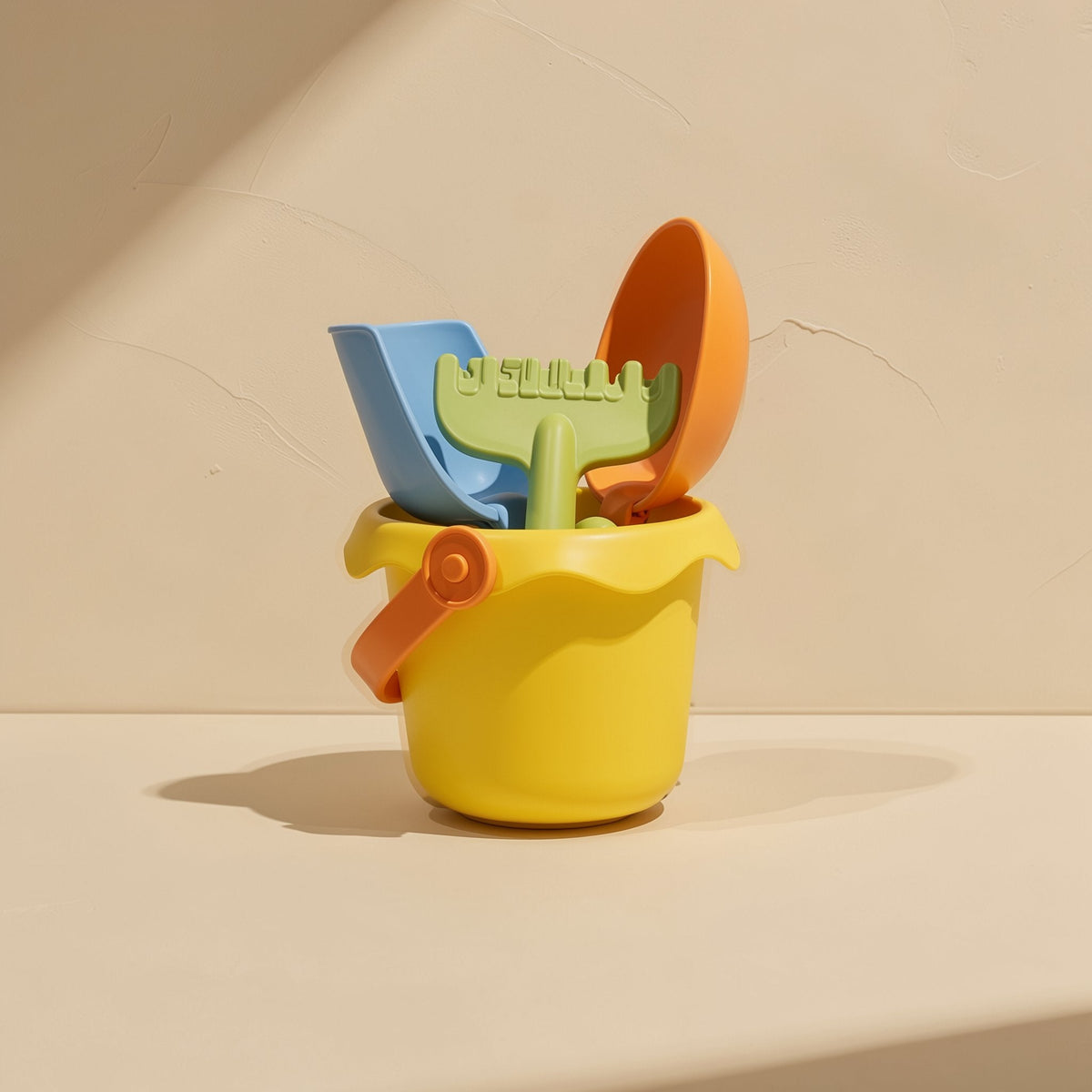 Soft rubber children's beach bucket toy