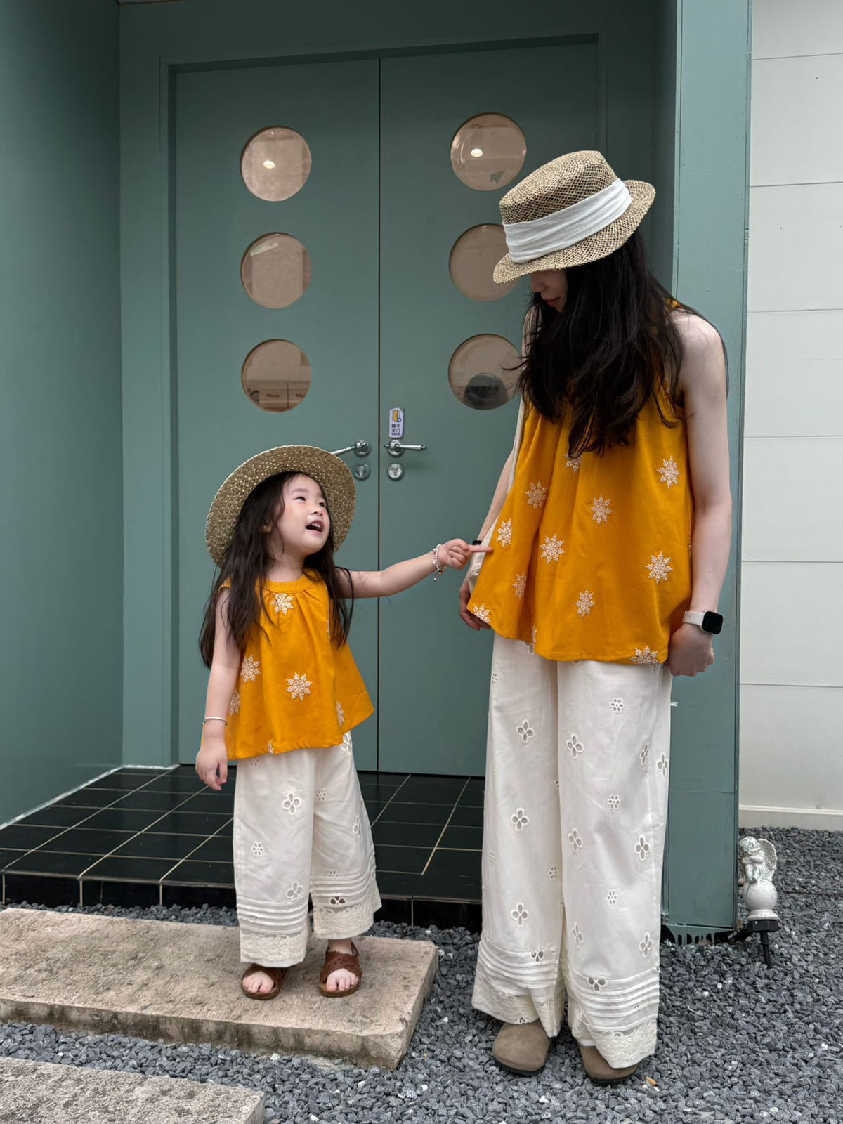 Parent-Child Clothing 2025 Summer New Style Girls Holiday Style Mother-Daughter Clothing Forest Style Embroidered Vest Lace Wide-Leg Pants Suit - image 4