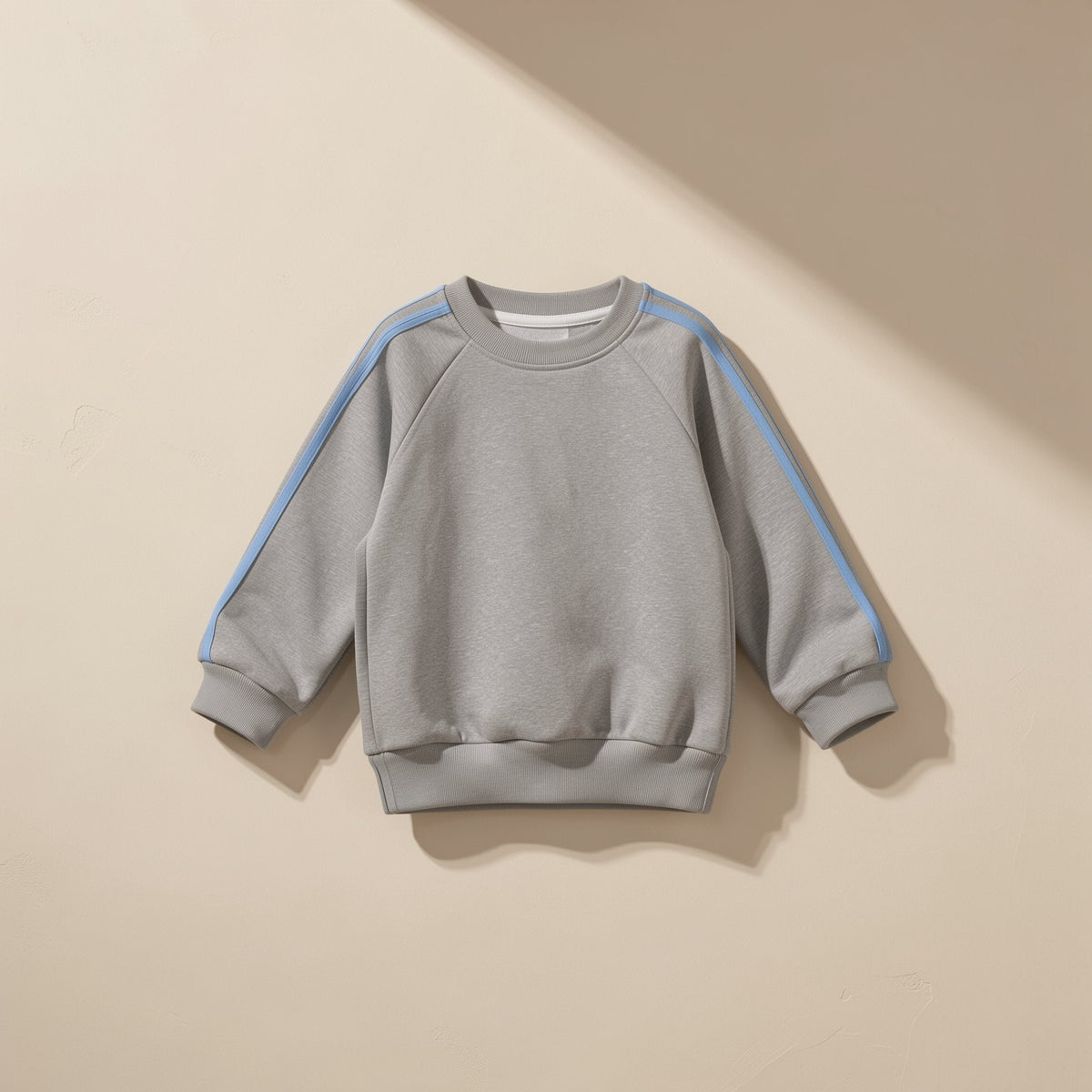 Two-piece children's sweatshirt set with long sleeves and trousers - view 2