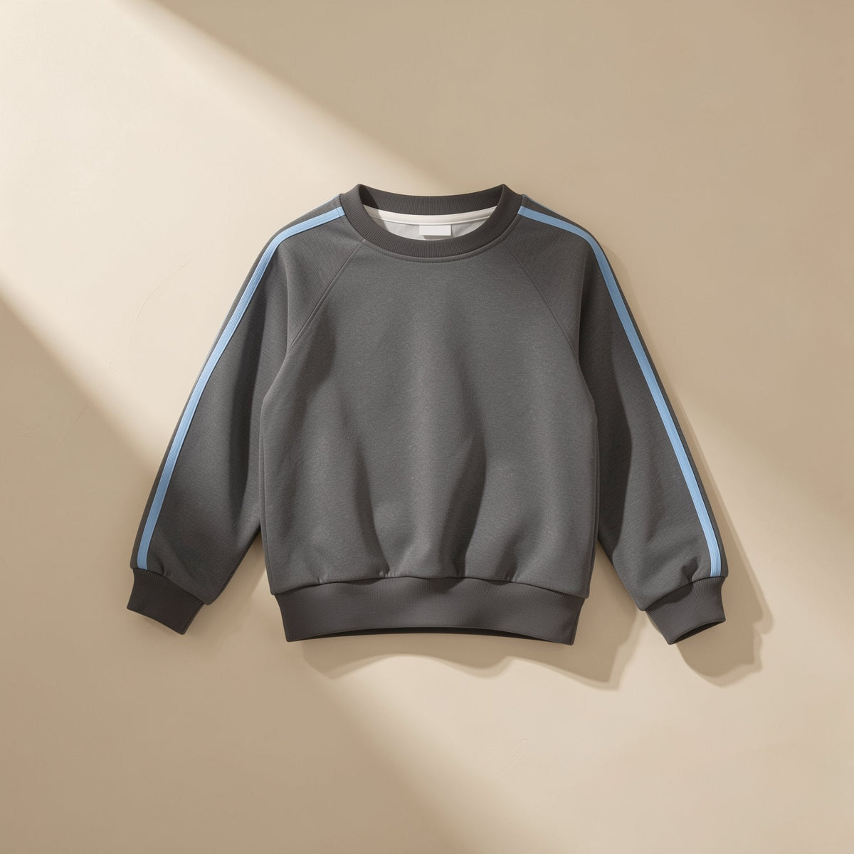 Two-piece children's sweatshirt set with long sleeves and trousers - view 4