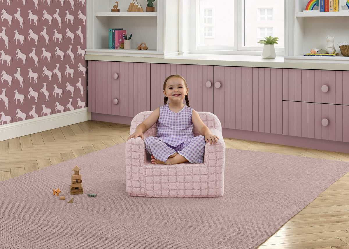 Checkered Cozee Chair