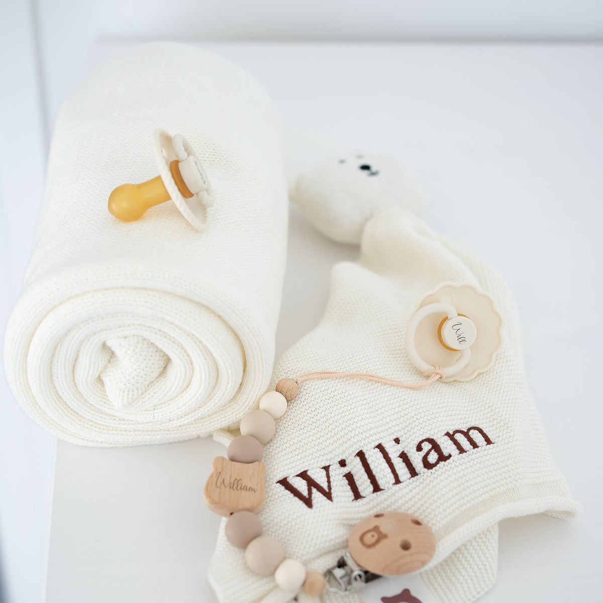 JBØRN Bear Pacifier Clip | Personalised