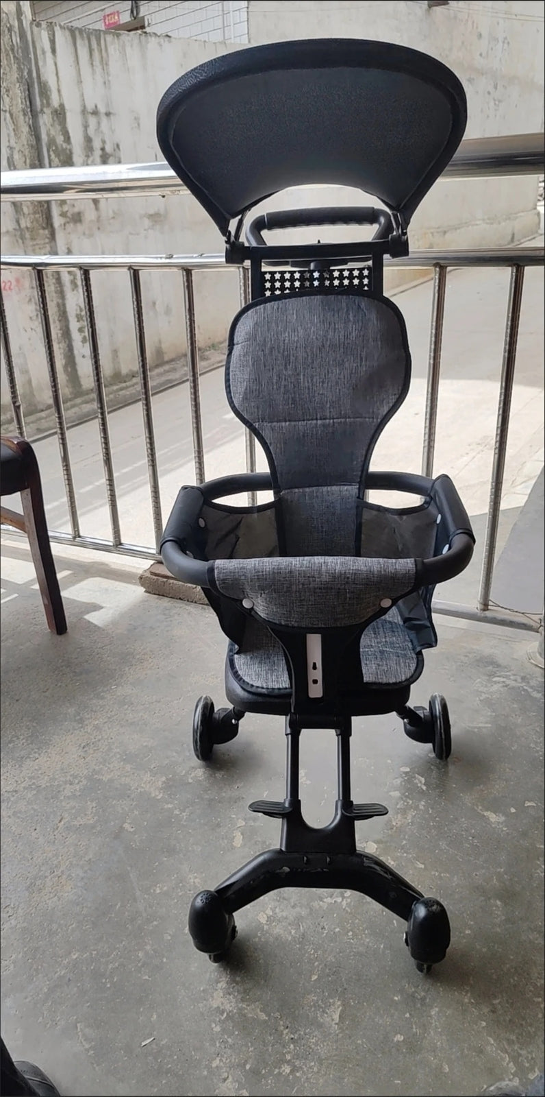 Compact Lightweight Stroller with Adjustable Canopy