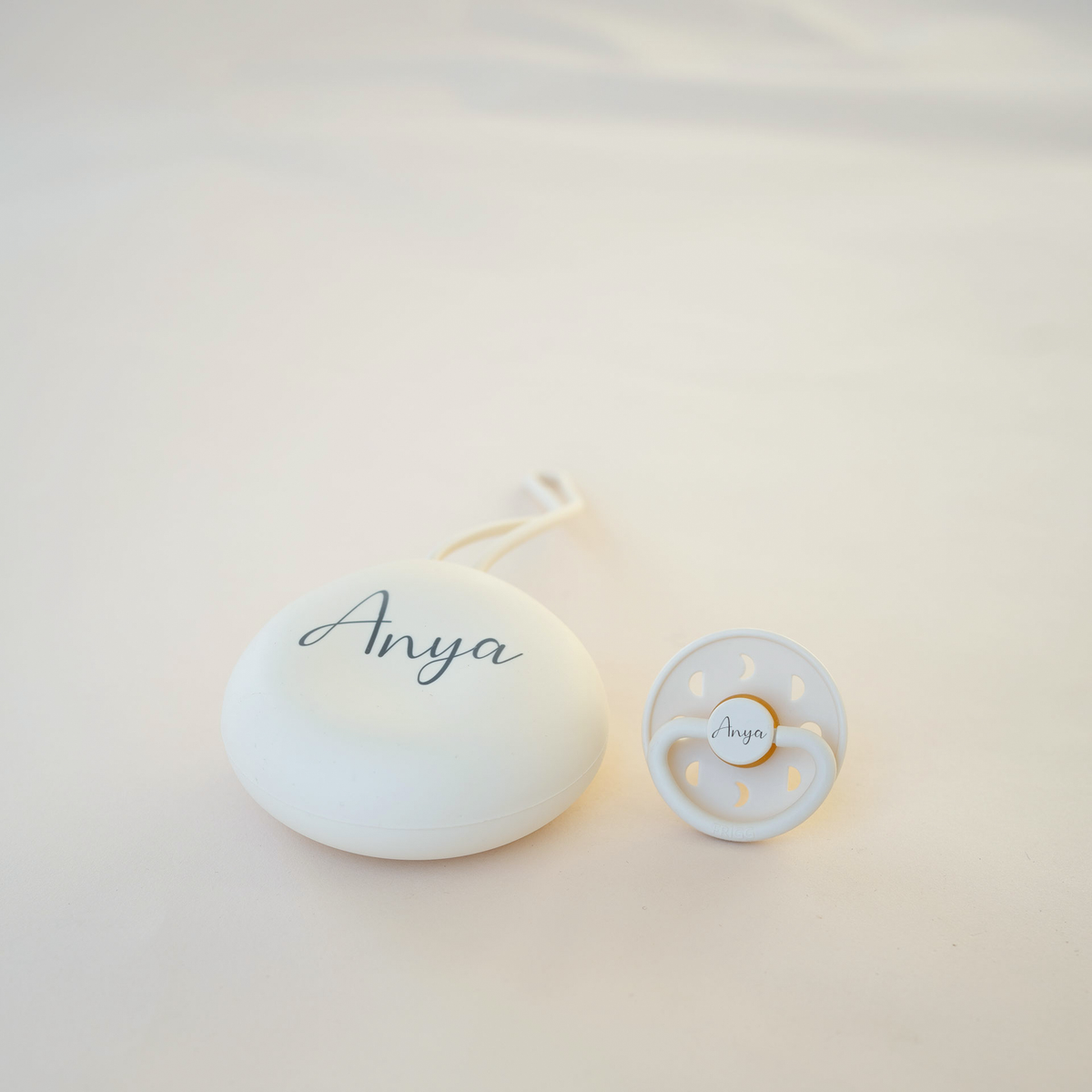 Frigg Rubber Latex Pacifier & JBØRN Pod